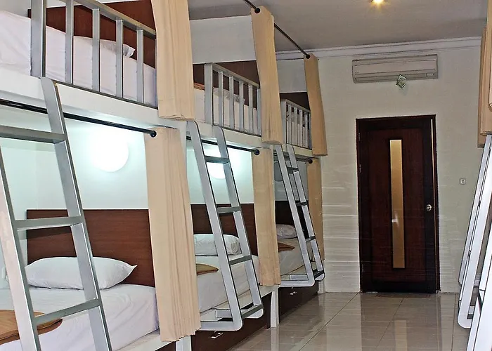 Hostel Mirah *