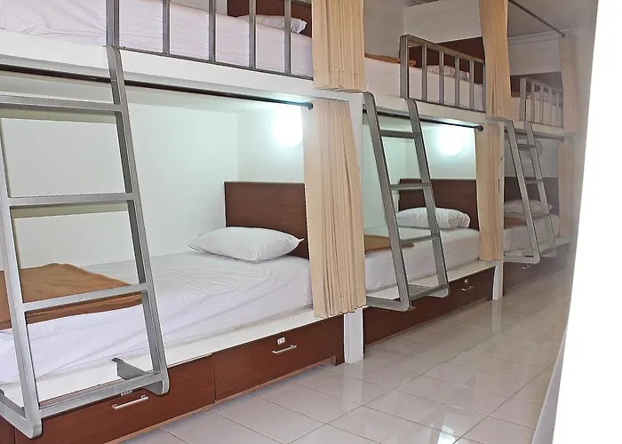 Hostel Mirah *
