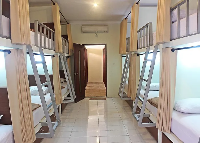 Mirah Hostel *