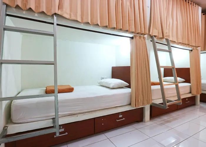 Mirah Hostel Legian (Bali)