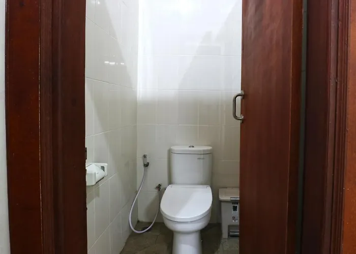 Mirah Hostel *