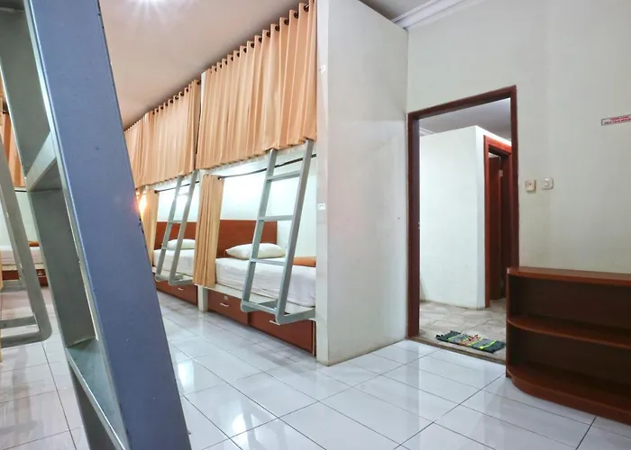 Hostel Mirah *